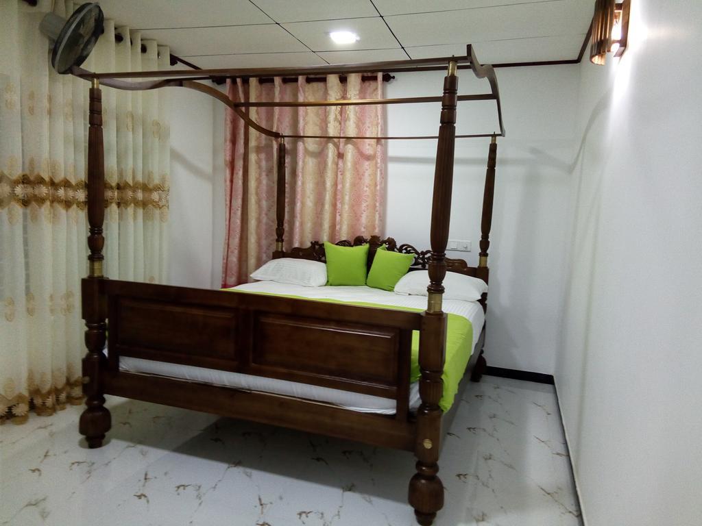 Suriya Homestay Мірісса Екстер'єр фото