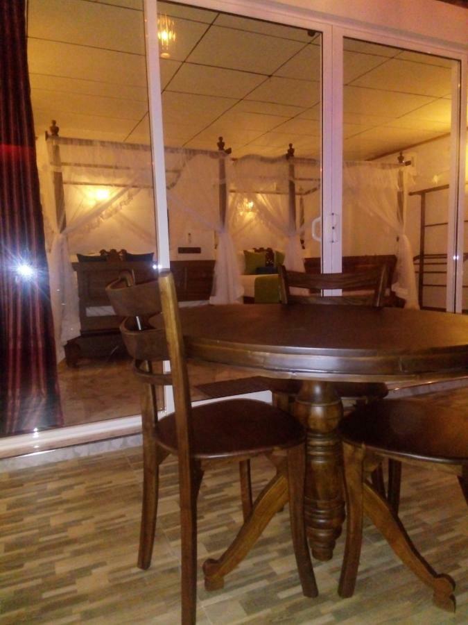 Suriya Homestay Мірісса Екстер'єр фото