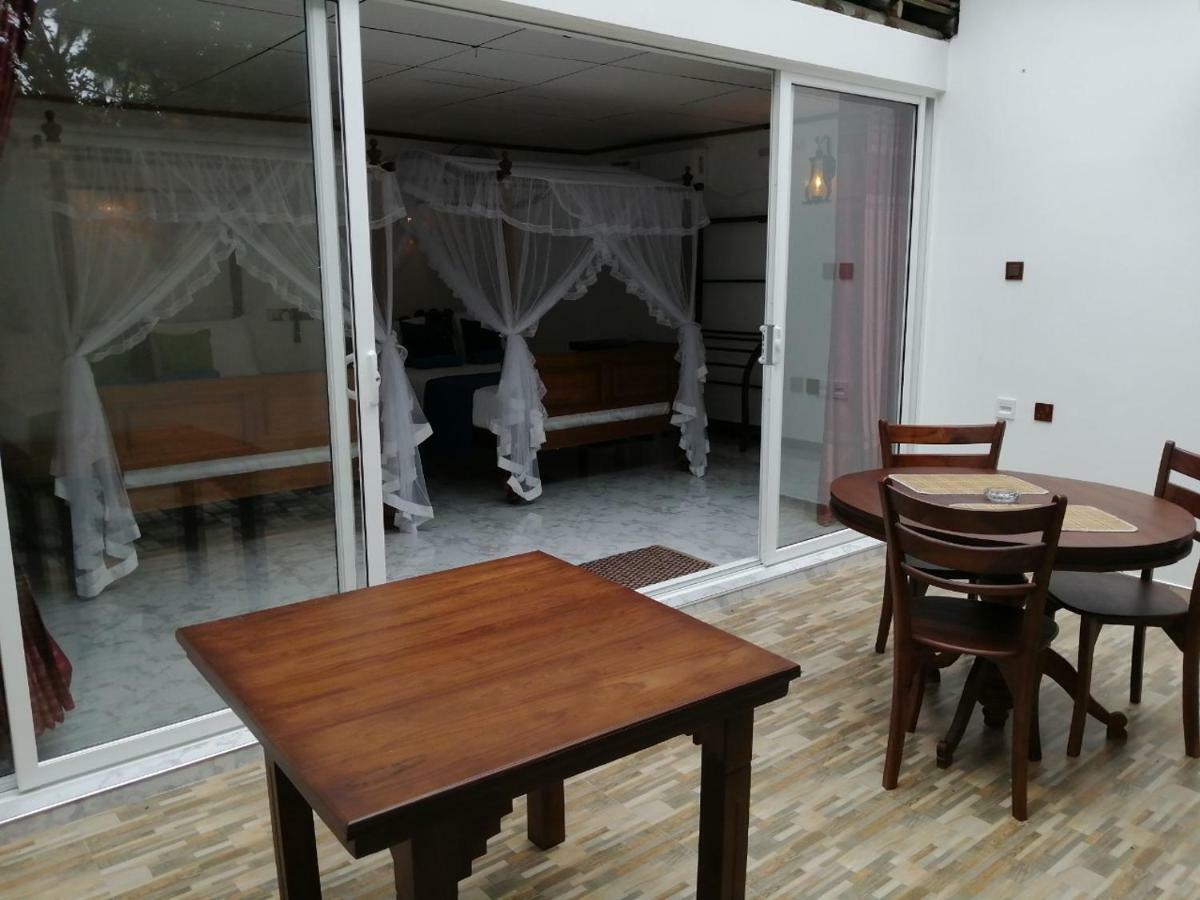 Suriya Homestay Мірісса Екстер'єр фото