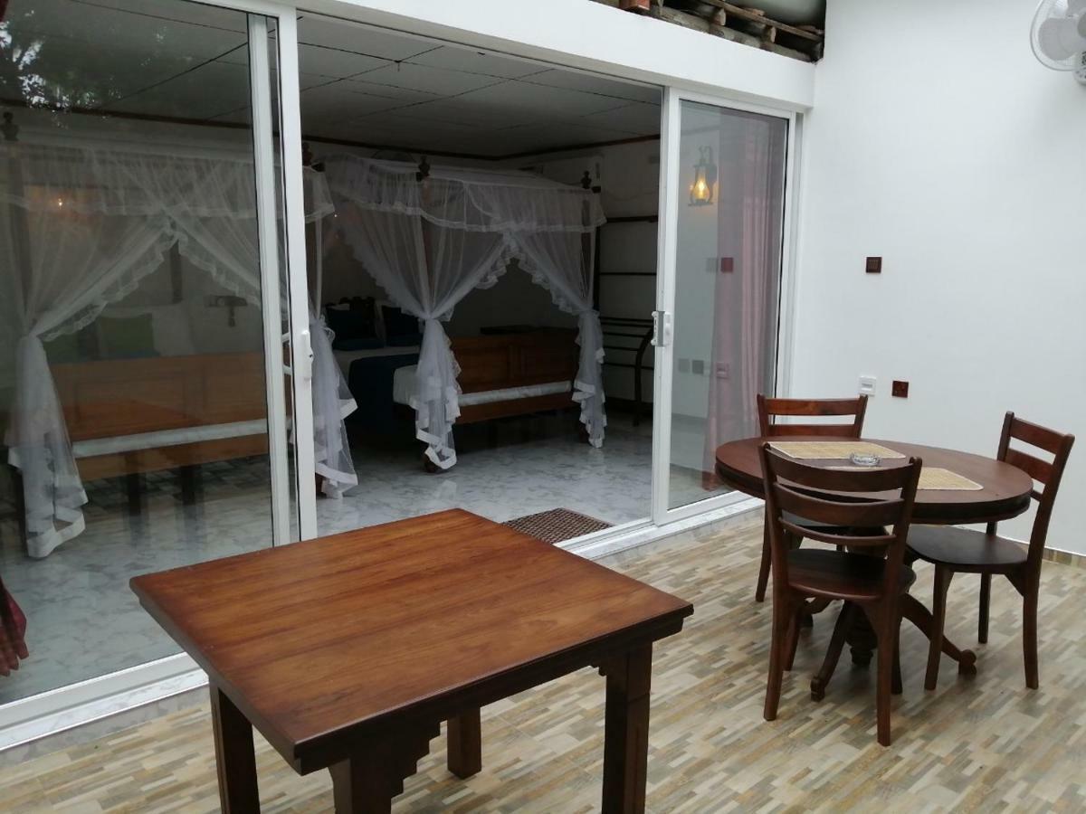 Suriya Homestay Мірісса Екстер'єр фото