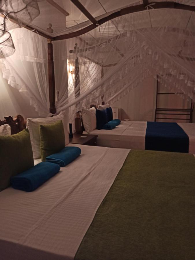 Suriya Homestay Мірісса Екстер'єр фото